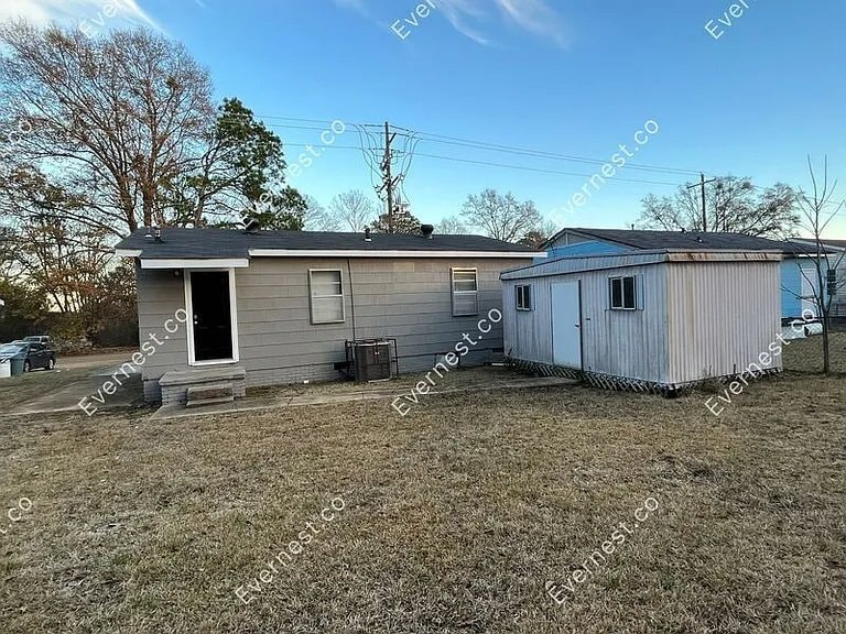 Building Photo - 4121 California Ave