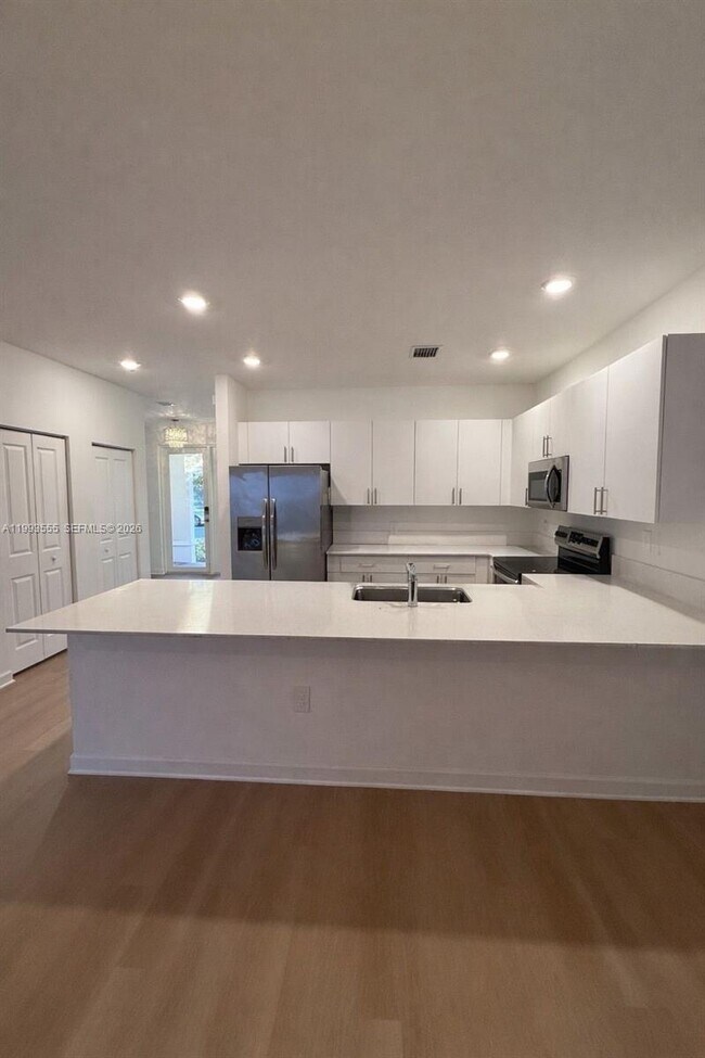 Building Photo - 26459 SW 148th Ave