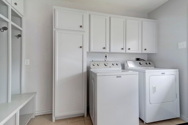 Building Photo - 12318 Woodthorpe Ln