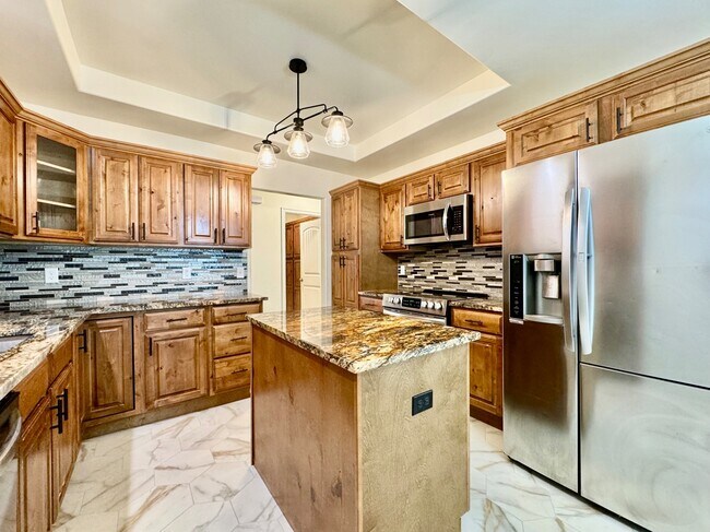 Building Photo - 308 N Lockeport Dr