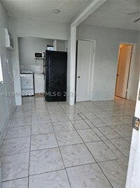 Building Photo - 1437 NE 110th St