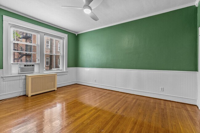 Building Photo - Condo in the heart of Ghent!