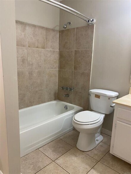 Building Photo - 416 Fieldbrook Dr