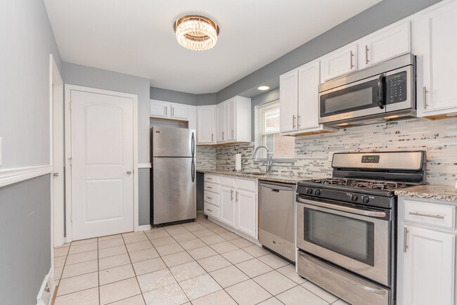 Building Photo - 3517 W 76th St
