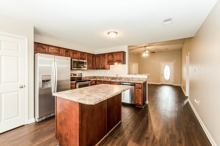 Building Photo - 5733 Fawn Dr
