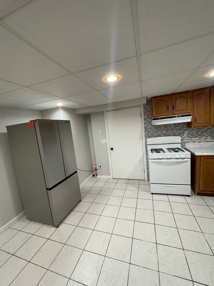 Kitchen - 31 Friendship St