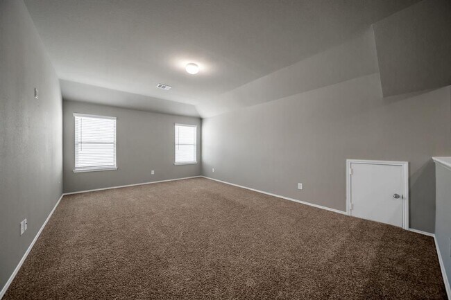 Building Photo - 22614 Petrizzi Ln
