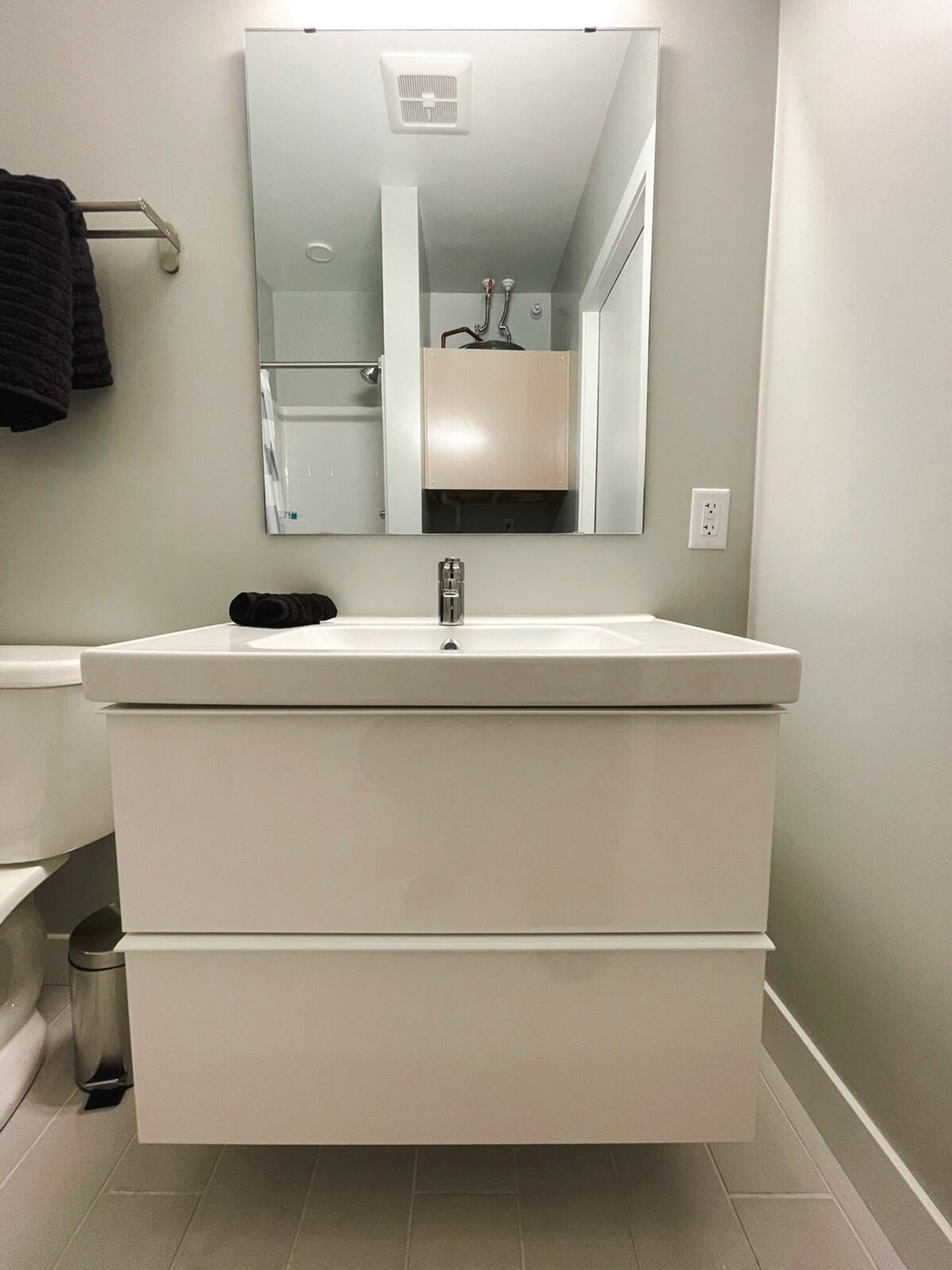 Building Photo - 2530 University Ave