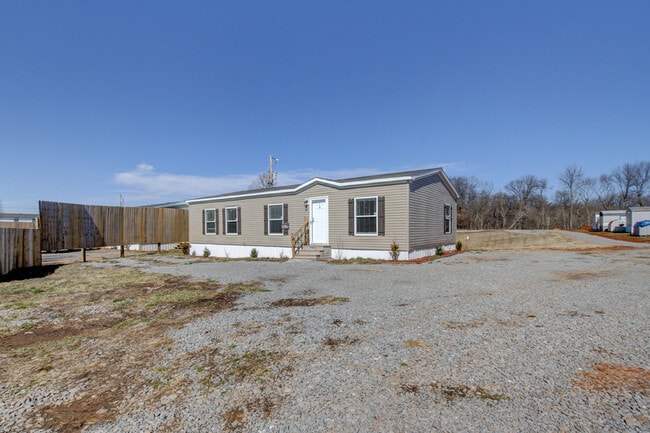 Building Photo - 295 Seays Rd