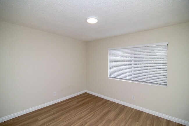 Building Photo - Newly Remodeled 2 Bed / 2 Bath  Upstairs Condo In Colton!