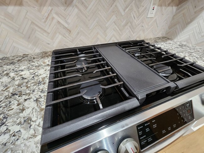 Building Photo - East Bench Luxury Bungalow - Fully Renovated and STUNNING!