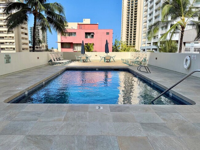 Building Photo - 2440 Kuhio Avenue-SI ID1564193P