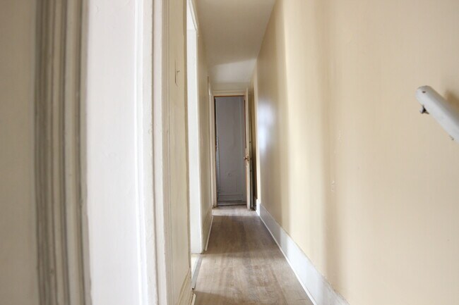 Building Photo - 1135 Oak St