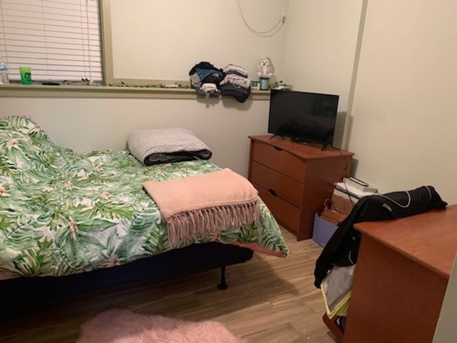 Interior Photo - 1432 N. Carlisle