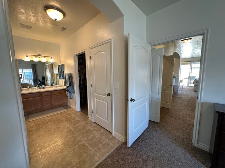 Building Photo - 1655 W 3180 N