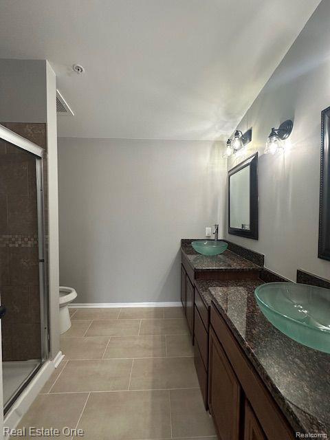 Building Photo - 4240 Maple St