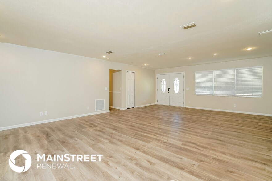 Building Photo - 2868 Holly Ridge Dr