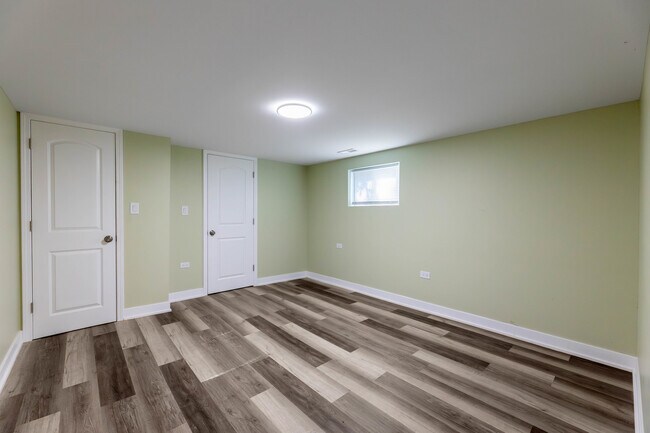 Building Photo - 4858 S Kildare Ave