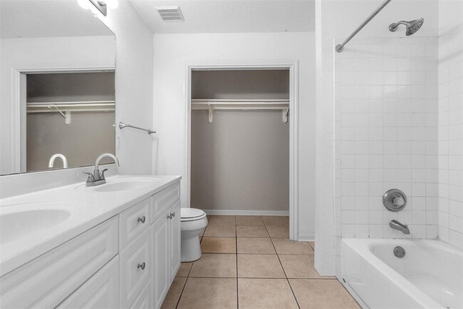 Building Photo - 2602 Peach Tree Ln