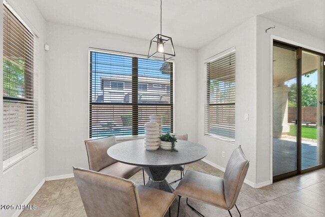 Building Photo - 2648 E Teakwood Pl