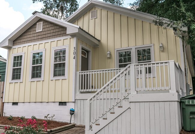 Building Photo - 304 Kidder St