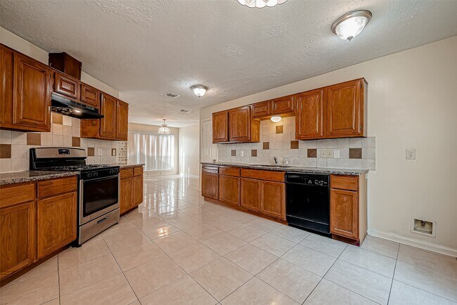 Building Photo - 1490 Hunters Park Dr