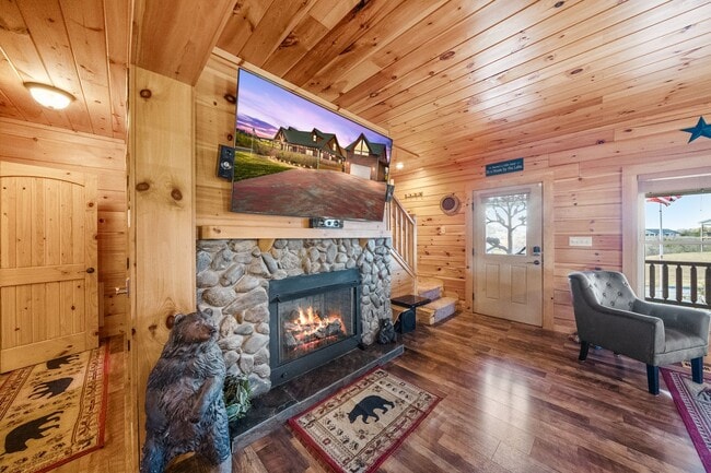 Building Photo - Sevierville 37876 - 3 bedroom, 3.5 Bath, 2486 sq. ft. Cabin and a 672 sq. ft. Studio above garage...