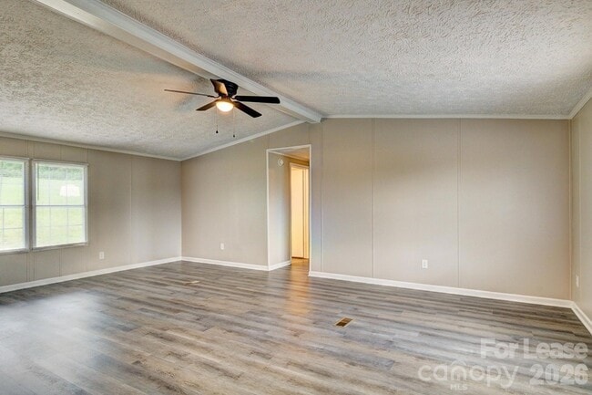 Building Photo - 3351 Appletree Ct