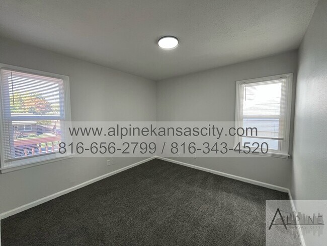 Building Photo - Section 8 OK! Garage!