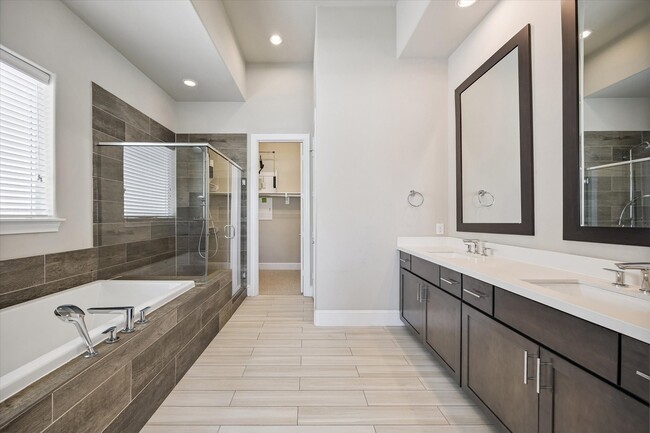 Building Photo - 2016 Covent Garden Station