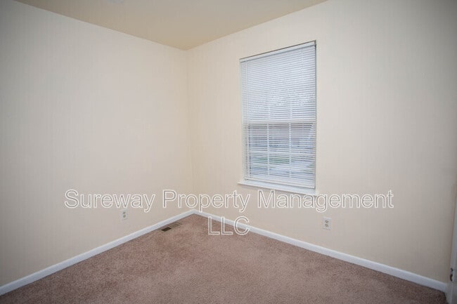 Building Photo - 5729 Irving Ave