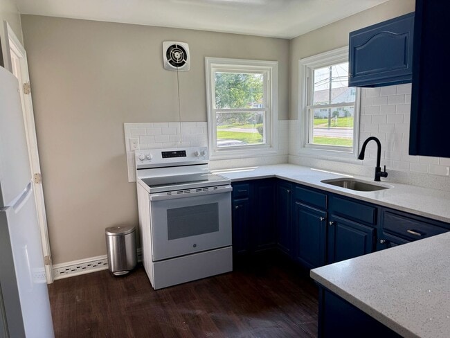 Building Photo - Large 3 bedroom / 2 bath house in Annapolis