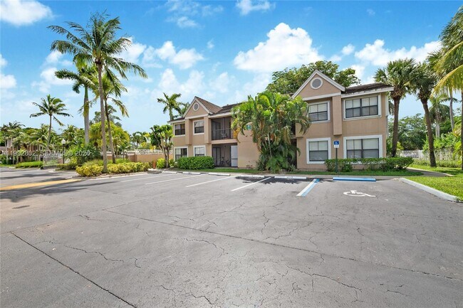 Building Photo - 10560 SW 156th Pl