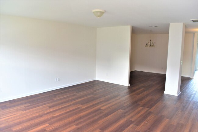 Building Photo - 75 BC