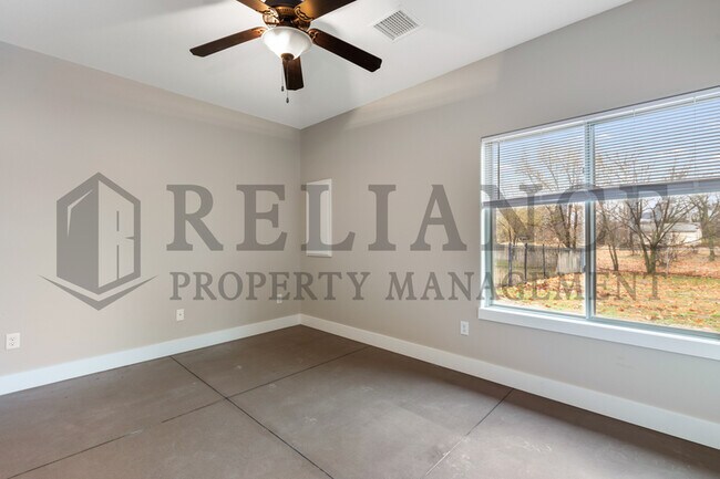 Building Photo - 3411 E Aster St