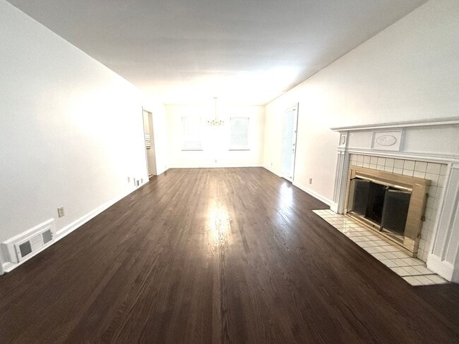 Building Photo - Renovated Emory Grove Home - Ready to Rent