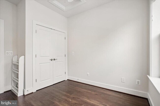 Building Photo - 3016 20th St S