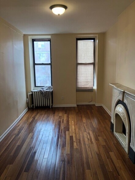 Building Photo - 329 E 116th St