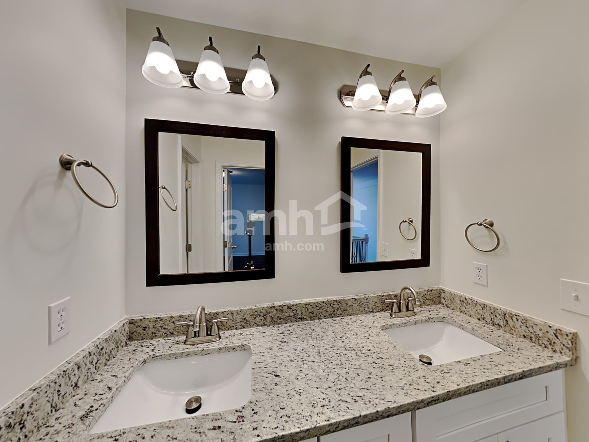 Building Photo - 514 Crestmont Ln