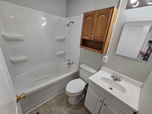 Building Photo - 3 bedroom ranch house FOR RENT