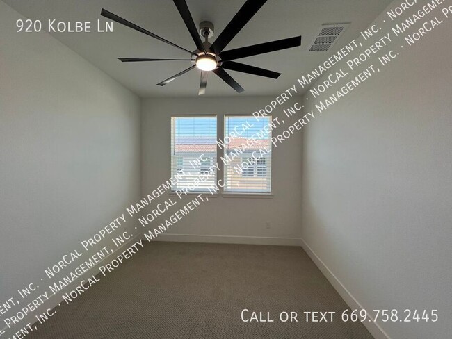 Building Photo - 920 Kolbe Ln