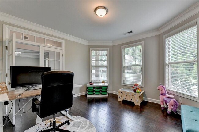 Building Photo - 6035 Ashborough Park