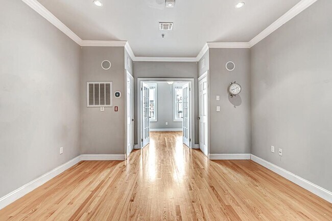 Building Photo - 805 Willow Ave