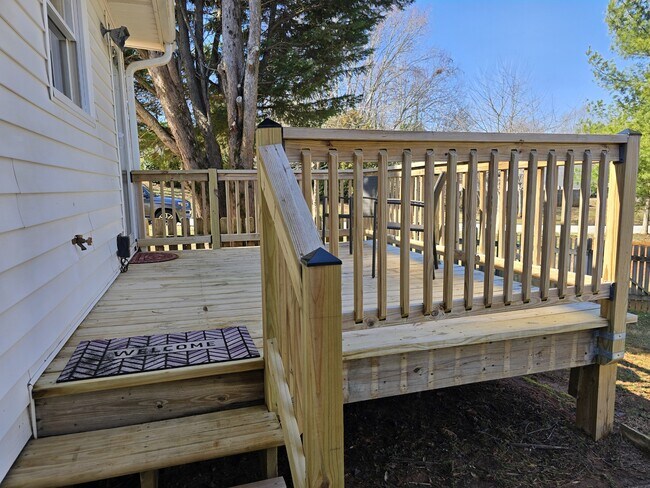 Building Photo - 1829 Alyssum Pl