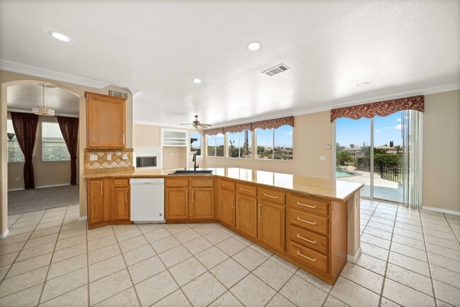 Building Photo - 3121 Club Rancho Dr