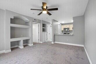 Building Photo - 8516 Island Breeze Ln