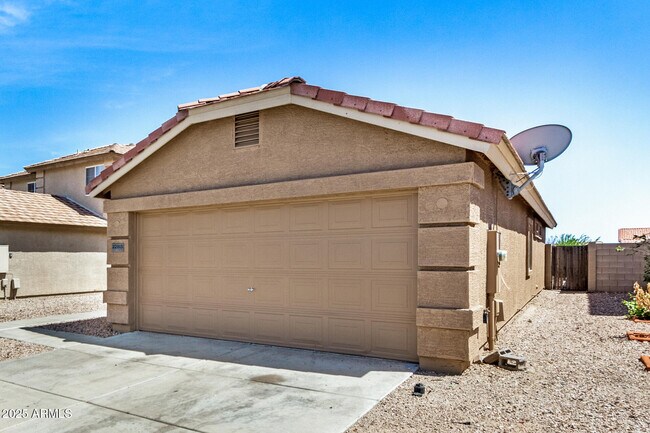 Building Photo - 22813 W Gardenia Dr