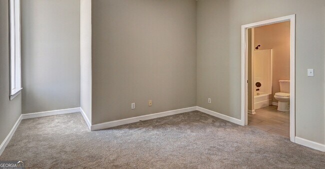 Building Photo - 123 S Broad St