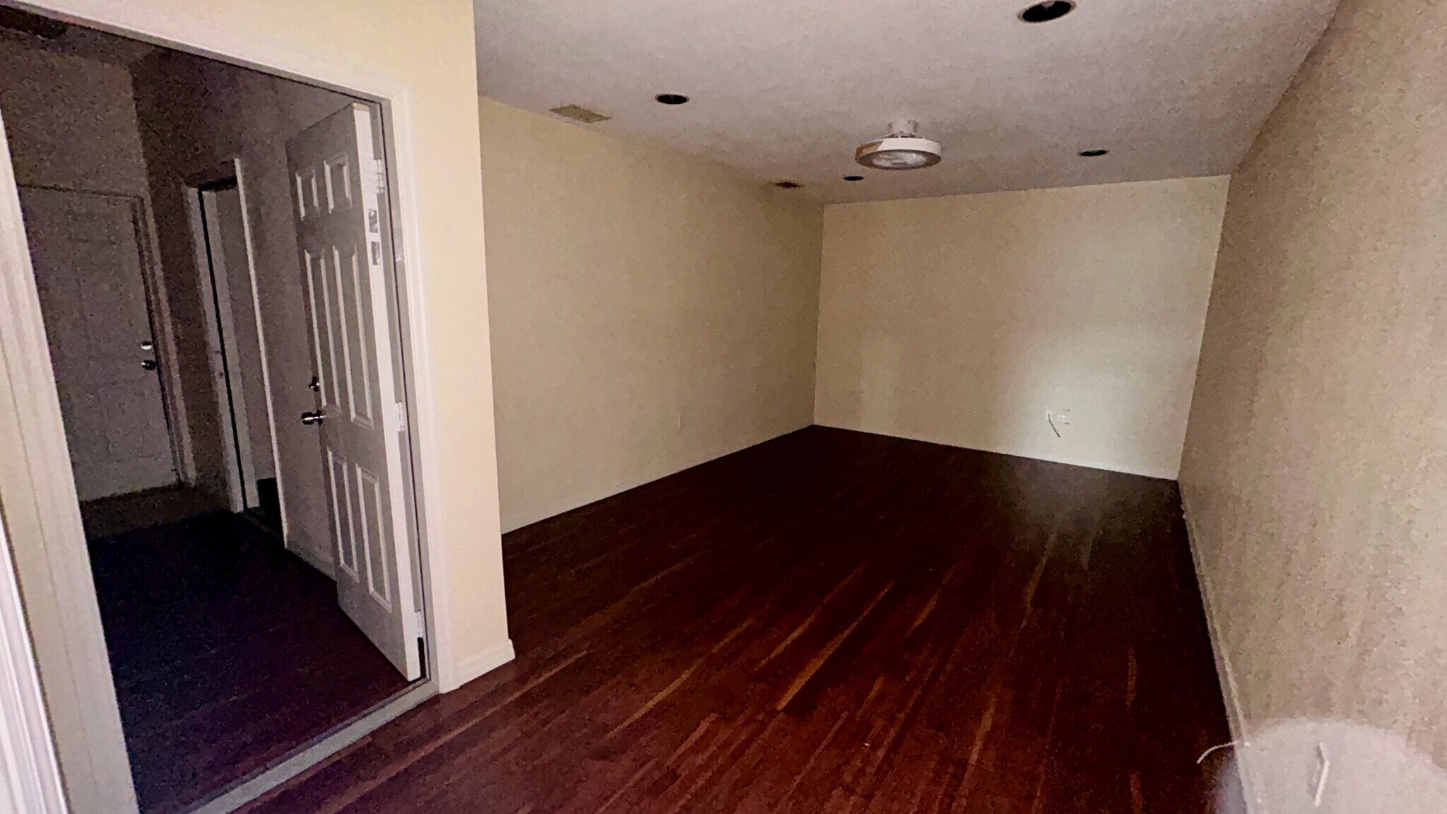 Building Photo - 2529 SW 11th Ct