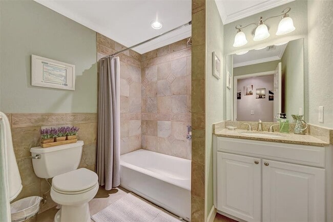 Building Photo - 1894 Loma Linda St